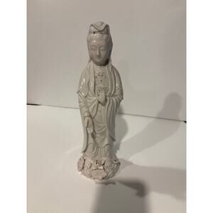 Chinese blanc de Chine porcelain Guanyin figurine, the Bodhisattva of Compassion